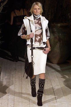 Dolce & Gabbana fashion show for Autumn/Winter 2002