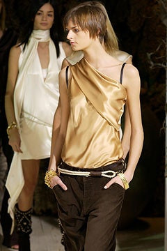 Dolce & Gabbana fashion show for Autumn/Winter 2002