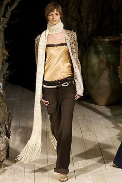 Dolce & Gabbana fashion show for Autumn/Winter 2002