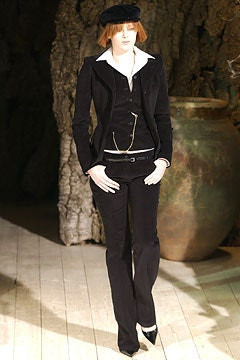 Dolce & Gabbana fashion show for Autumn/Winter 2002