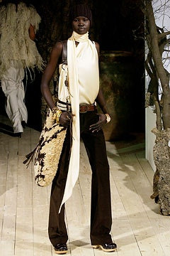 Dolce & Gabbana fashion show for Autumn/Winter 2002