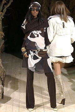 Dolce & Gabbana fashion show for Autumn/Winter 2002