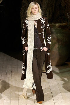 Dolce & Gabbana fashion show for Autumn/Winter 2002