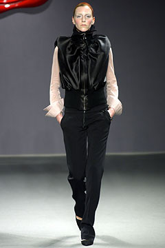 Viktor & Rolf fashion show for Autumn/Winter 2003