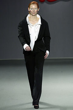 Viktor & Rolf fashion show for Autumn/Winter 2003