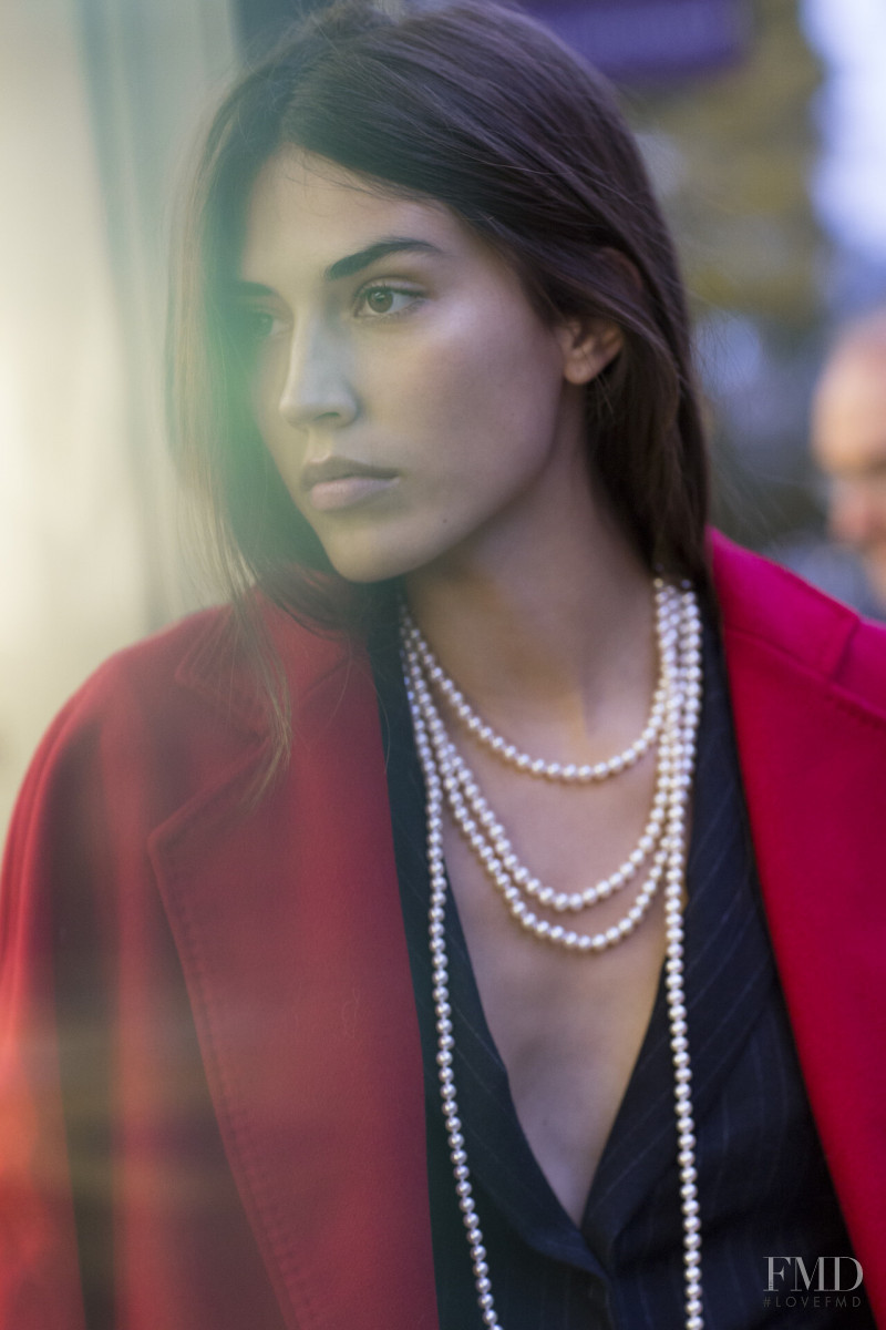 Marilhéa Peillard featured in  the Kurz Jewelry advertisement for Autumn/Winter 2017