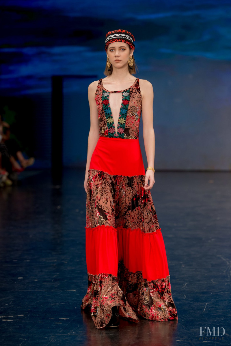 Sarah Cano featured in  the Lydia Lavin fashion show for Autumn/Winter 2019