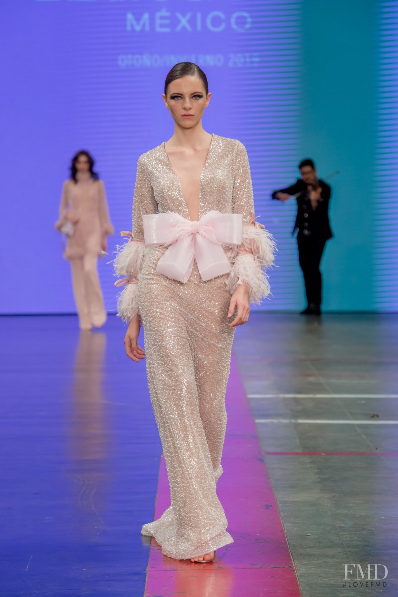 Una Zeivy featured in  the Benito Santos fashion show for Autumn/Winter 2019