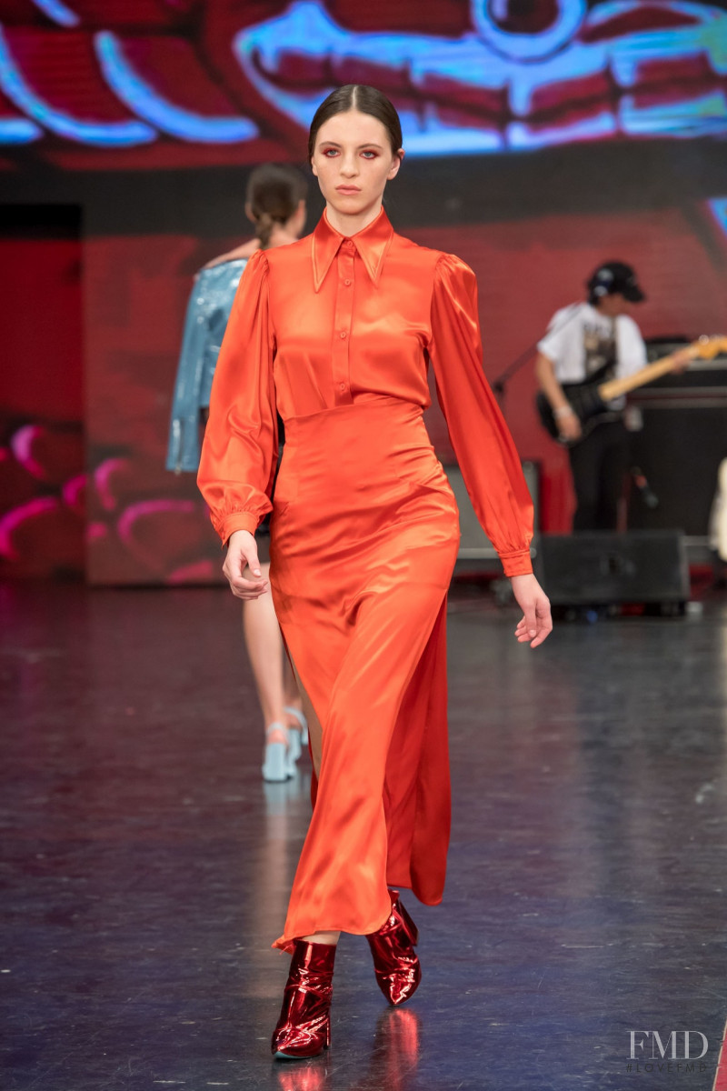 Una Zeivy featured in  the Alexia Ulibarri fashion show for Autumn/Winter 2019