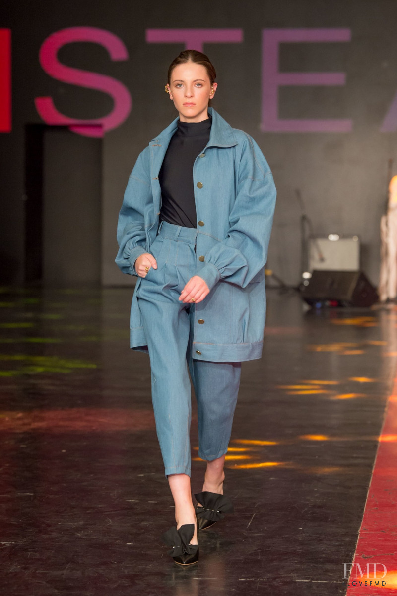 Una Zeivy featured in  the Colectivo Diseño Mexicano fashion show for Autumn/Winter 2019