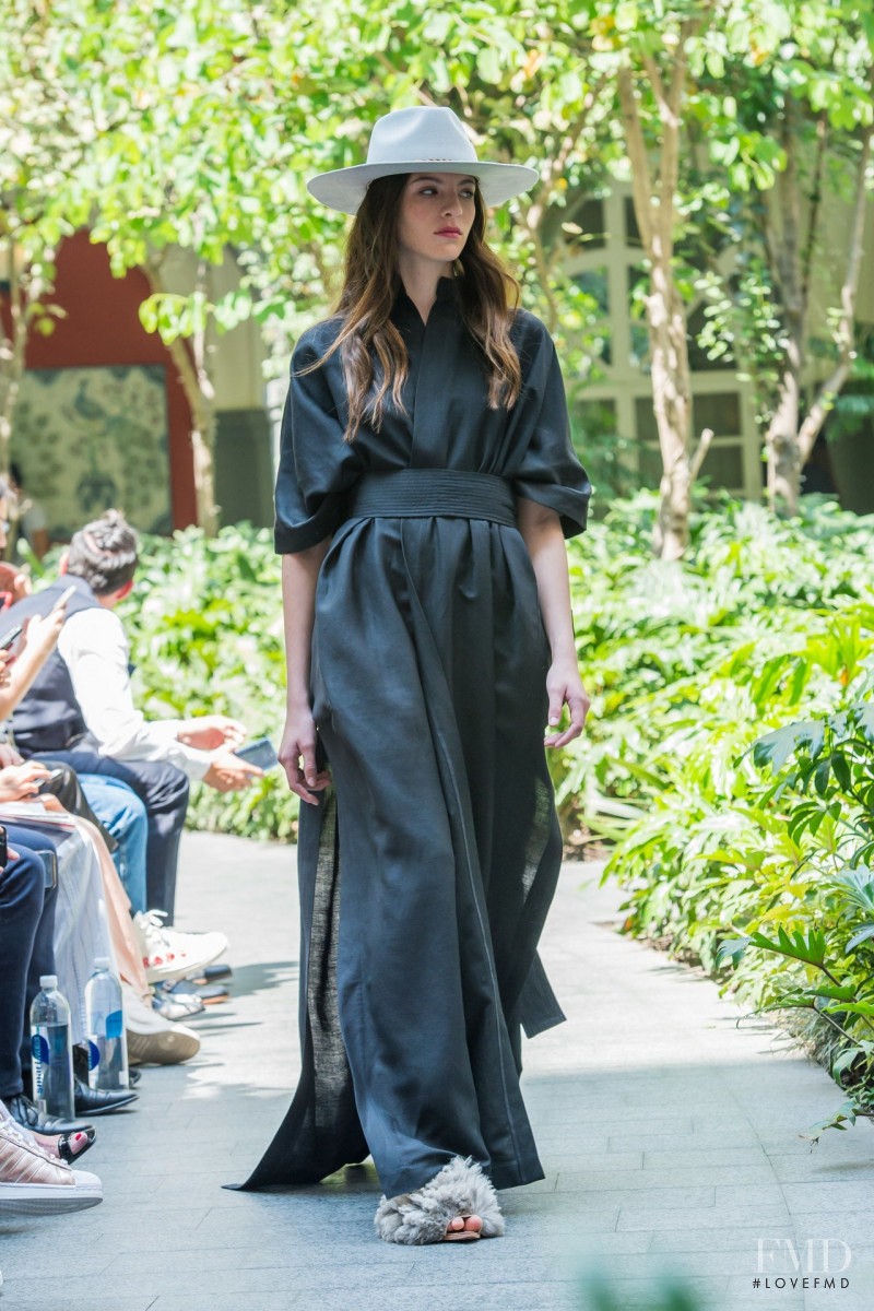 Una Zeivy featured in  the Julia Y Renata fashion show for Autumn/Winter 2019