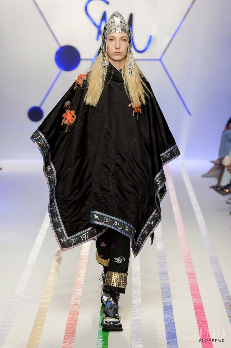 HORO - Au197Sm fashion show for Autumn/Winter 2019