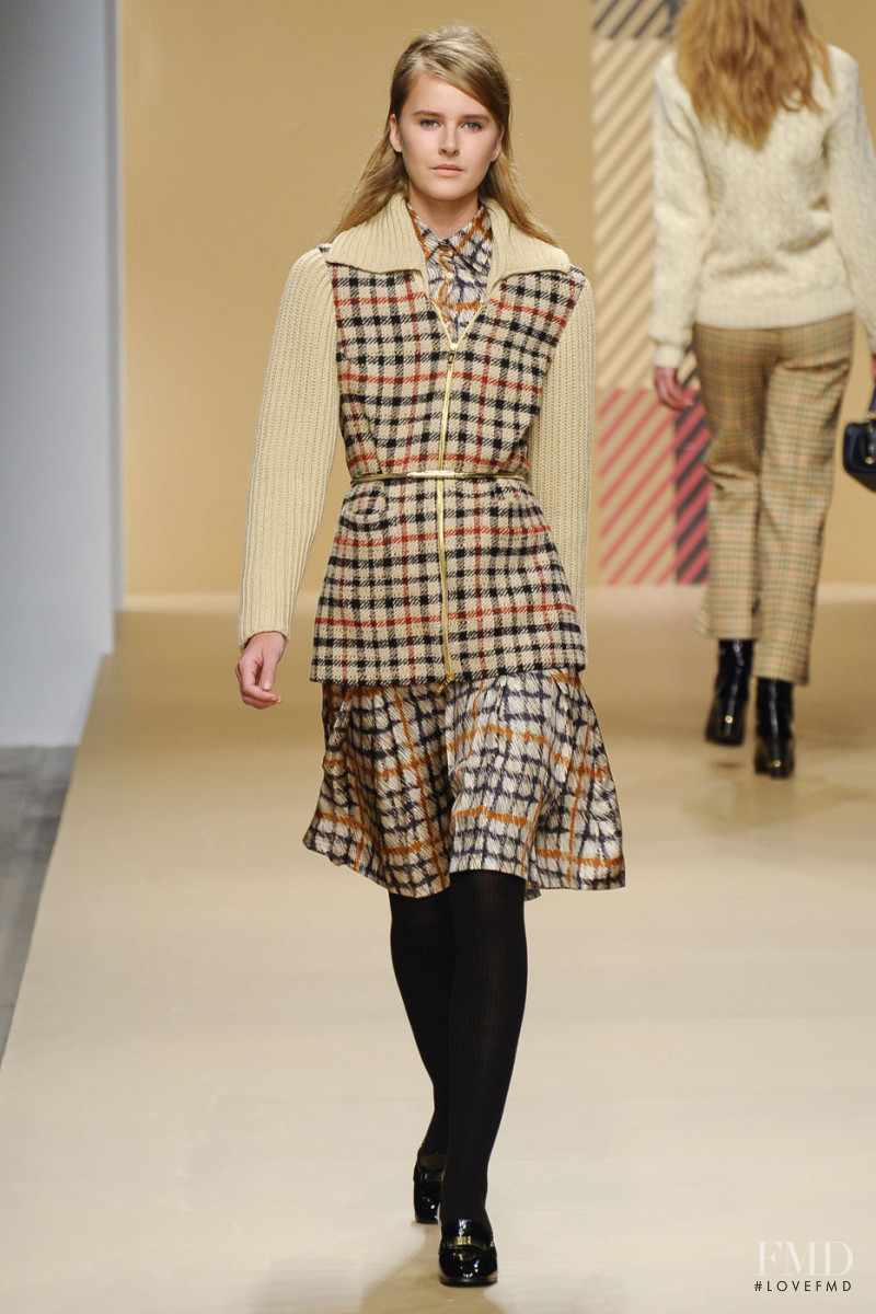 DAKS fashion show for Autumn/Winter 2011