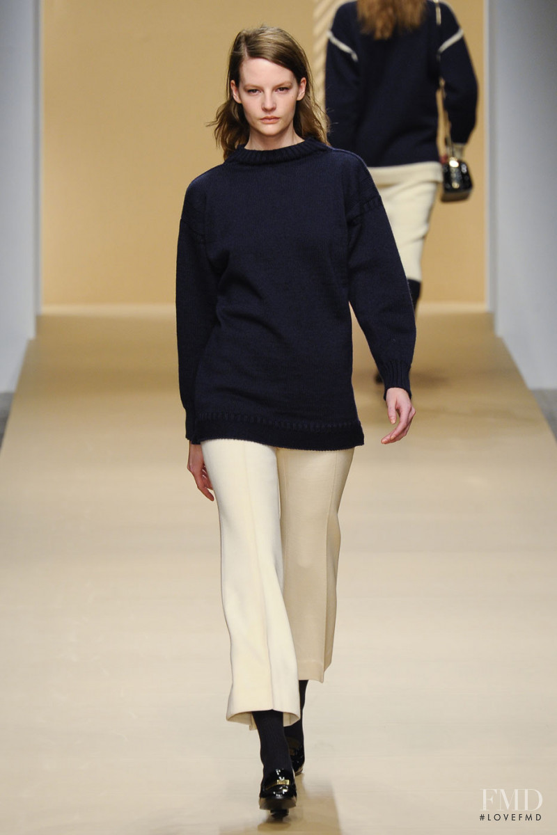 DAKS fashion show for Autumn/Winter 2011