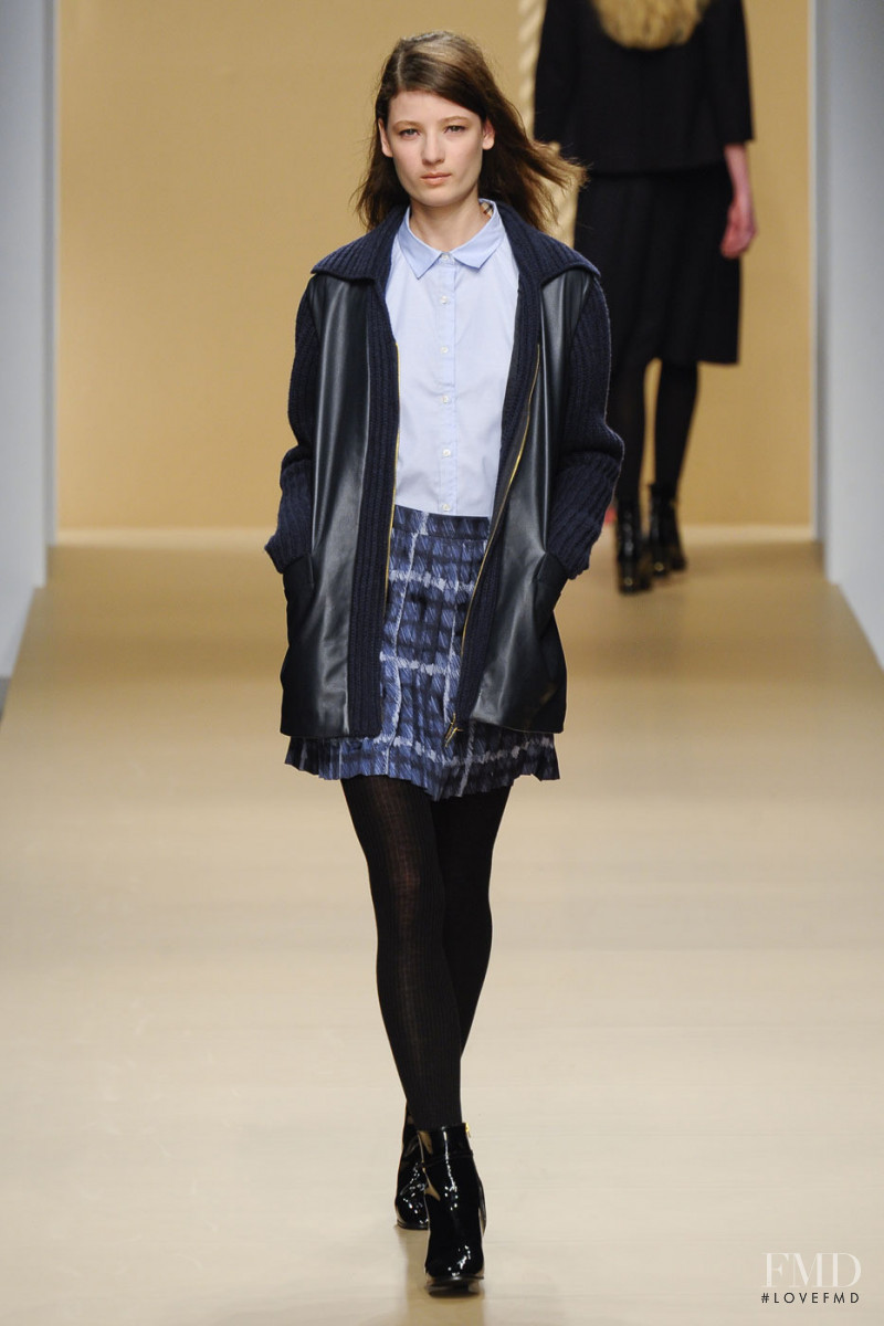 DAKS fashion show for Autumn/Winter 2011