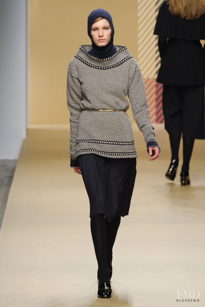 DAKS fashion show for Autumn/Winter 2011