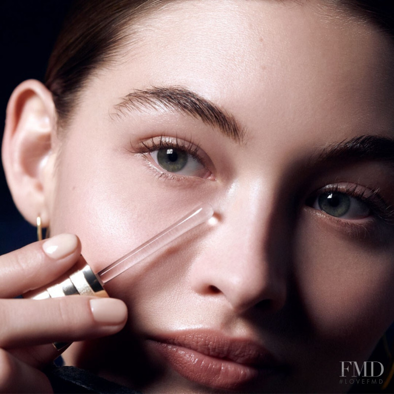 Grace Elizabeth featured in  the Estée Lauder advertisement for Autumn/Winter 2020