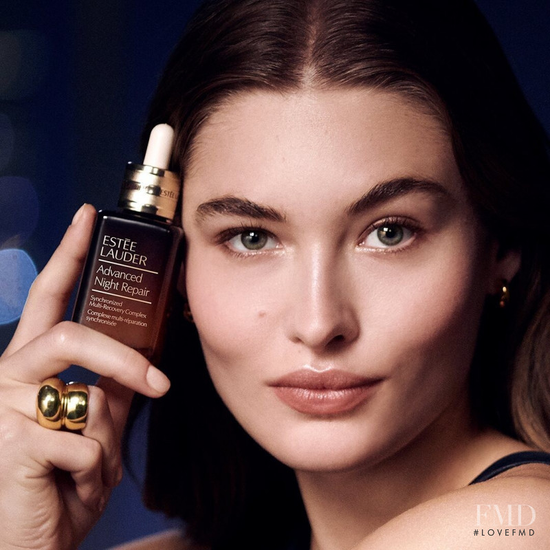 Grace Elizabeth featured in  the Estée Lauder advertisement for Autumn/Winter 2020