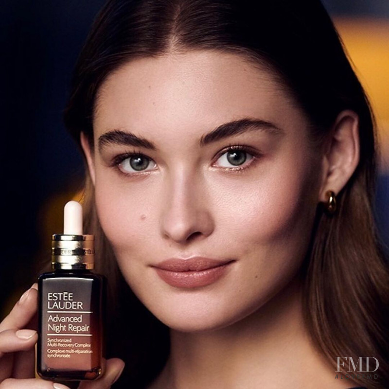 Grace Elizabeth featured in  the Estée Lauder advertisement for Autumn/Winter 2020