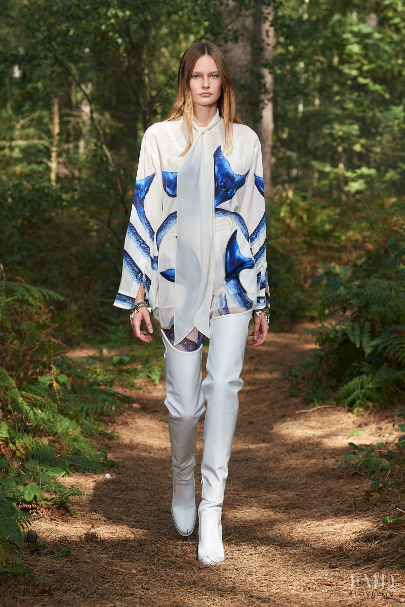 Astrid Voss featured in  the Burberry fashion show for Spring/Summer 2021