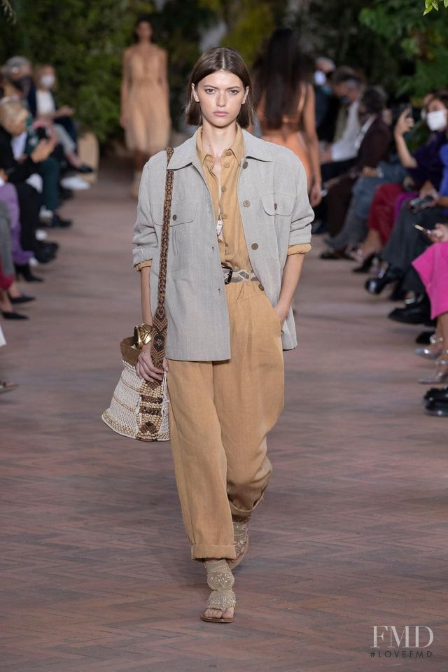 Alberta Ferretti fashion show for Spring/Summer 2021