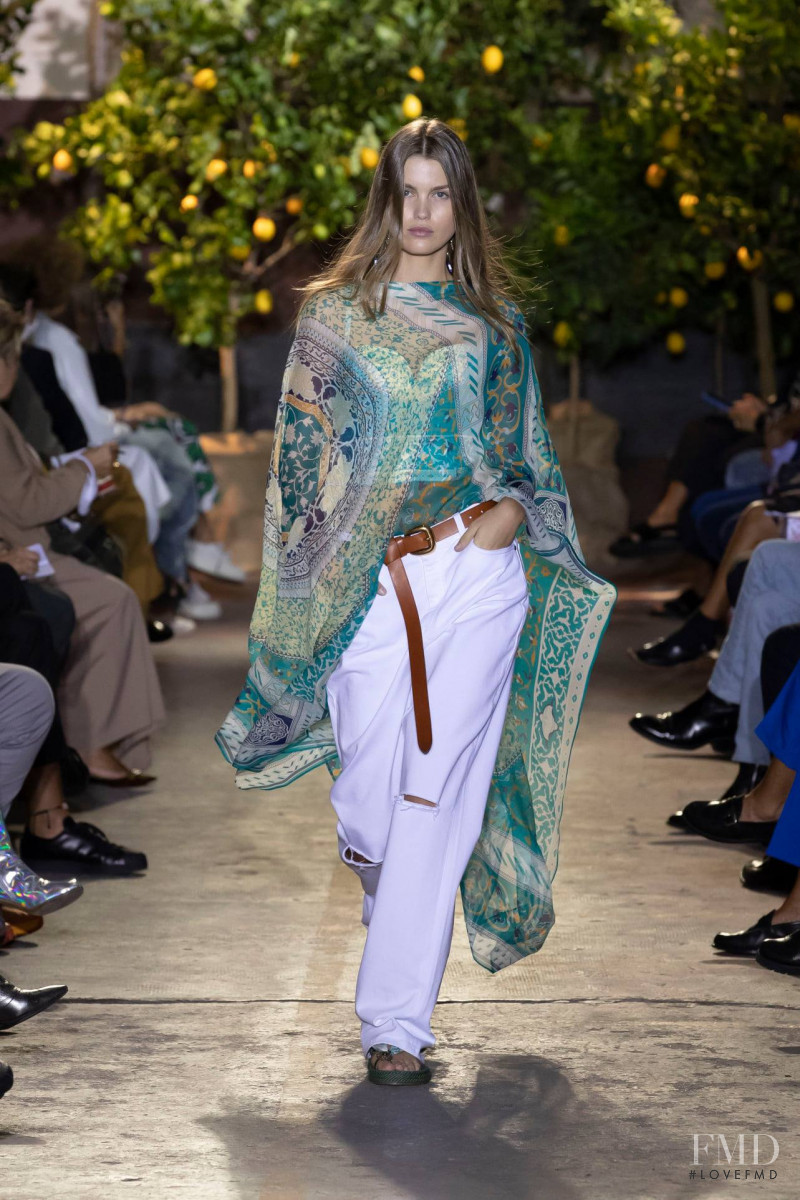 Luna Bijl featured in  the Etro fashion show for Spring/Summer 2021