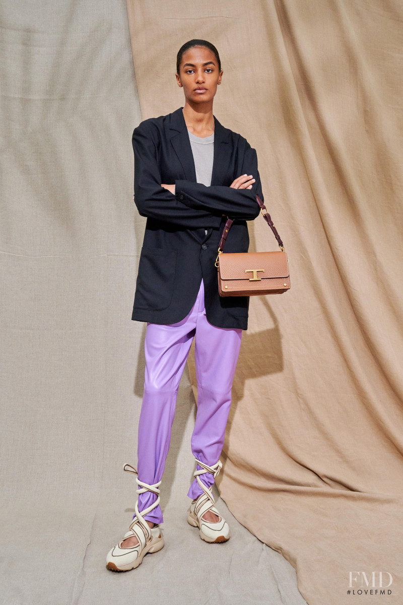 Tod\'s lookbook for Spring/Summer 2021