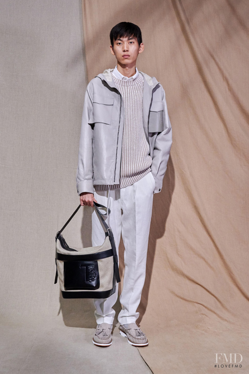 Tod\'s lookbook for Spring/Summer 2021