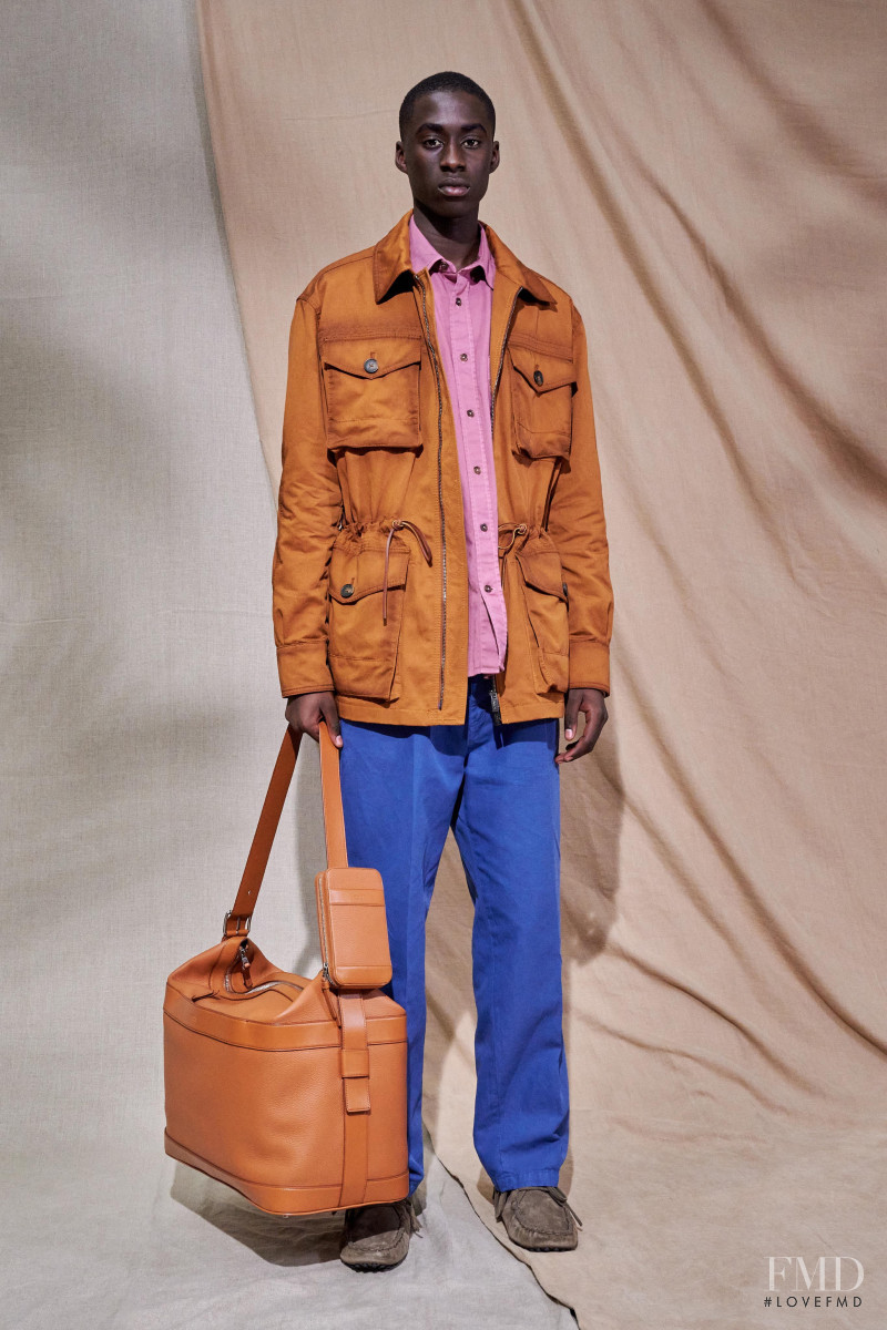 Tod\'s lookbook for Spring/Summer 2021