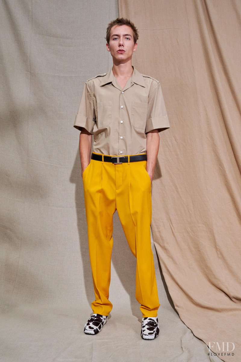 Tod\'s lookbook for Spring/Summer 2021