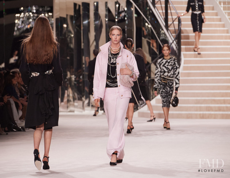 Abby Champion featured in  the Chanel Metiers D\'Art fashion show for Autumn/Winter 2019