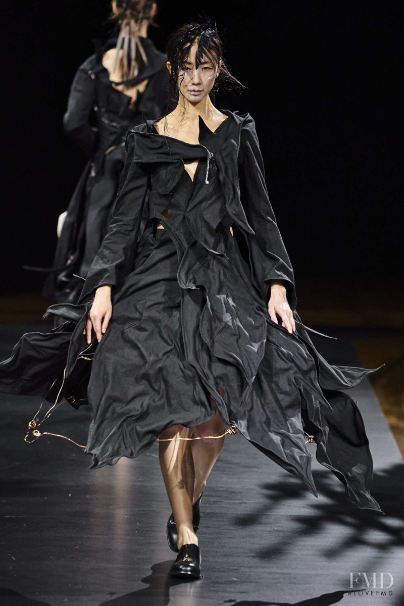 Yohji Yamamoto fashion show for Spring/Summer 2021