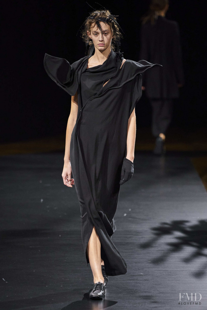 Yohji Yamamoto fashion show for Spring/Summer 2021