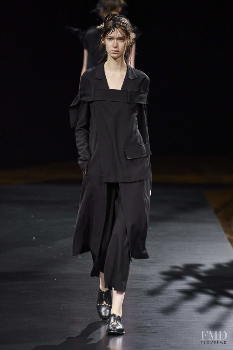 Yohji Yamamoto fashion show for Spring/Summer 2021