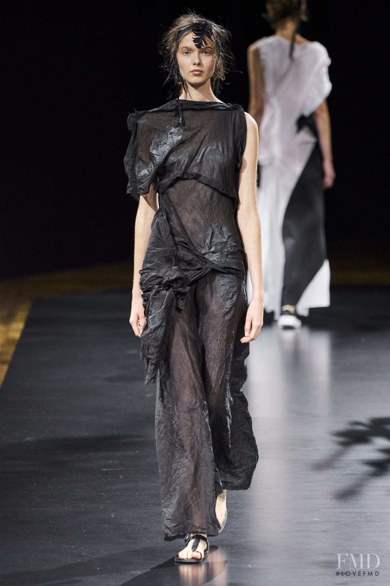 Yohji Yamamoto fashion show for Spring/Summer 2021