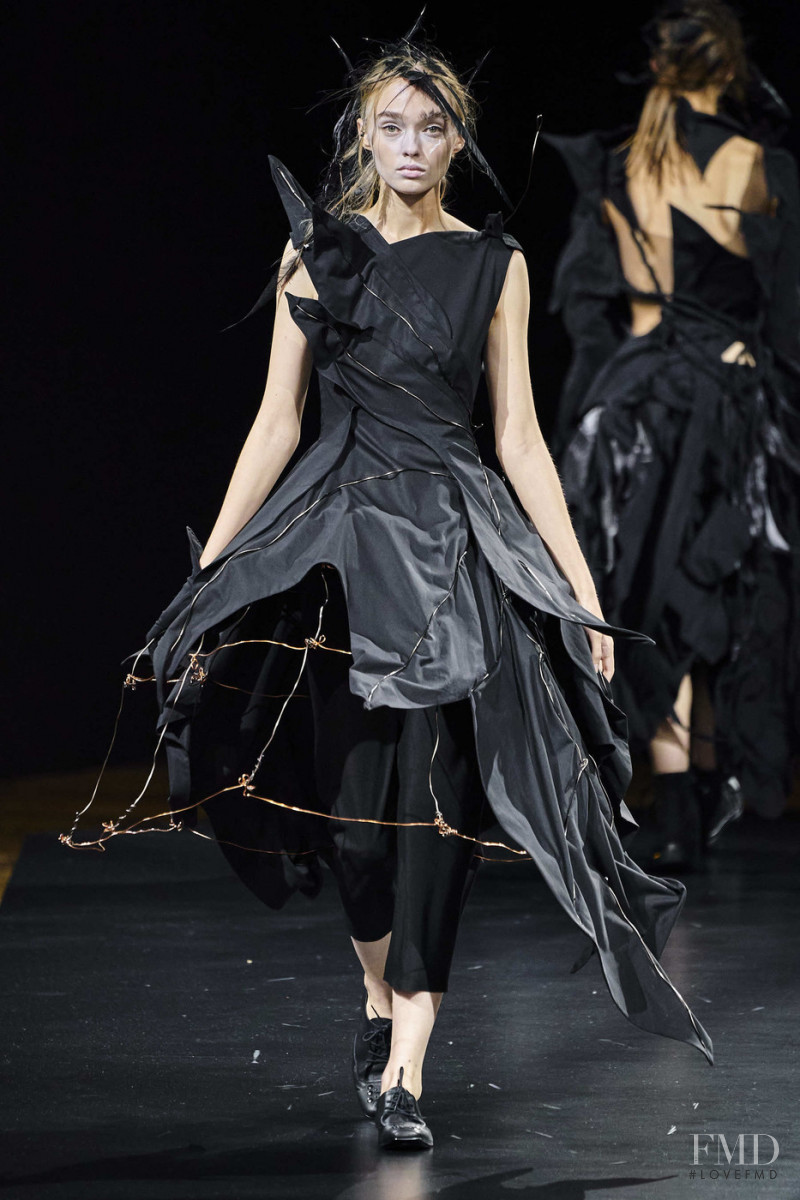 Yohji Yamamoto fashion show for Spring/Summer 2021