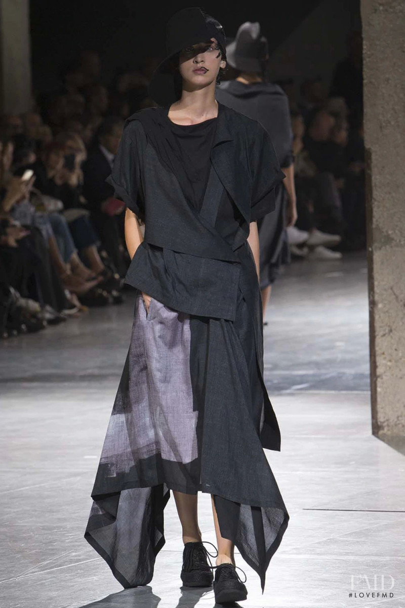 Yohji Yamamoto fashion show for Spring/Summer 2018