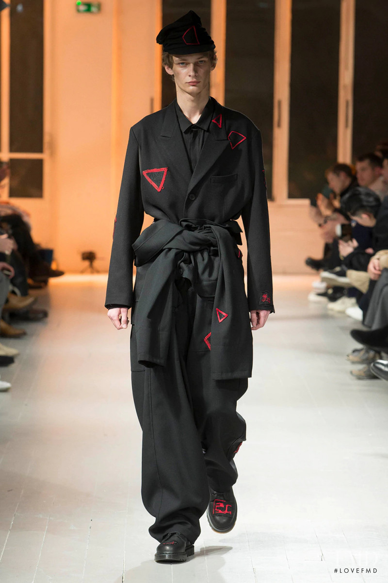 Yohji Yamamoto fashion show for Autumn/Winter 2020