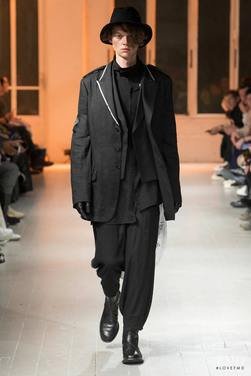 Yohji Yamamoto fashion show for Autumn/Winter 2020