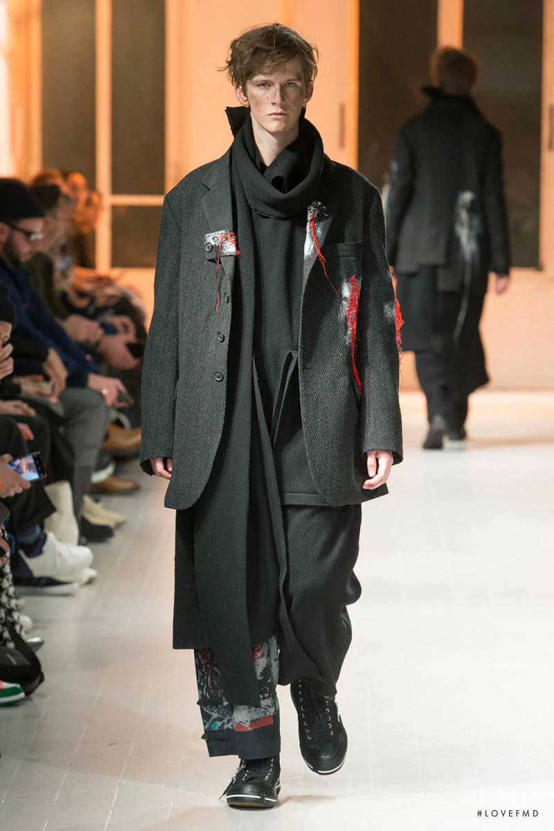 Yohji Yamamoto fashion show for Autumn/Winter 2020