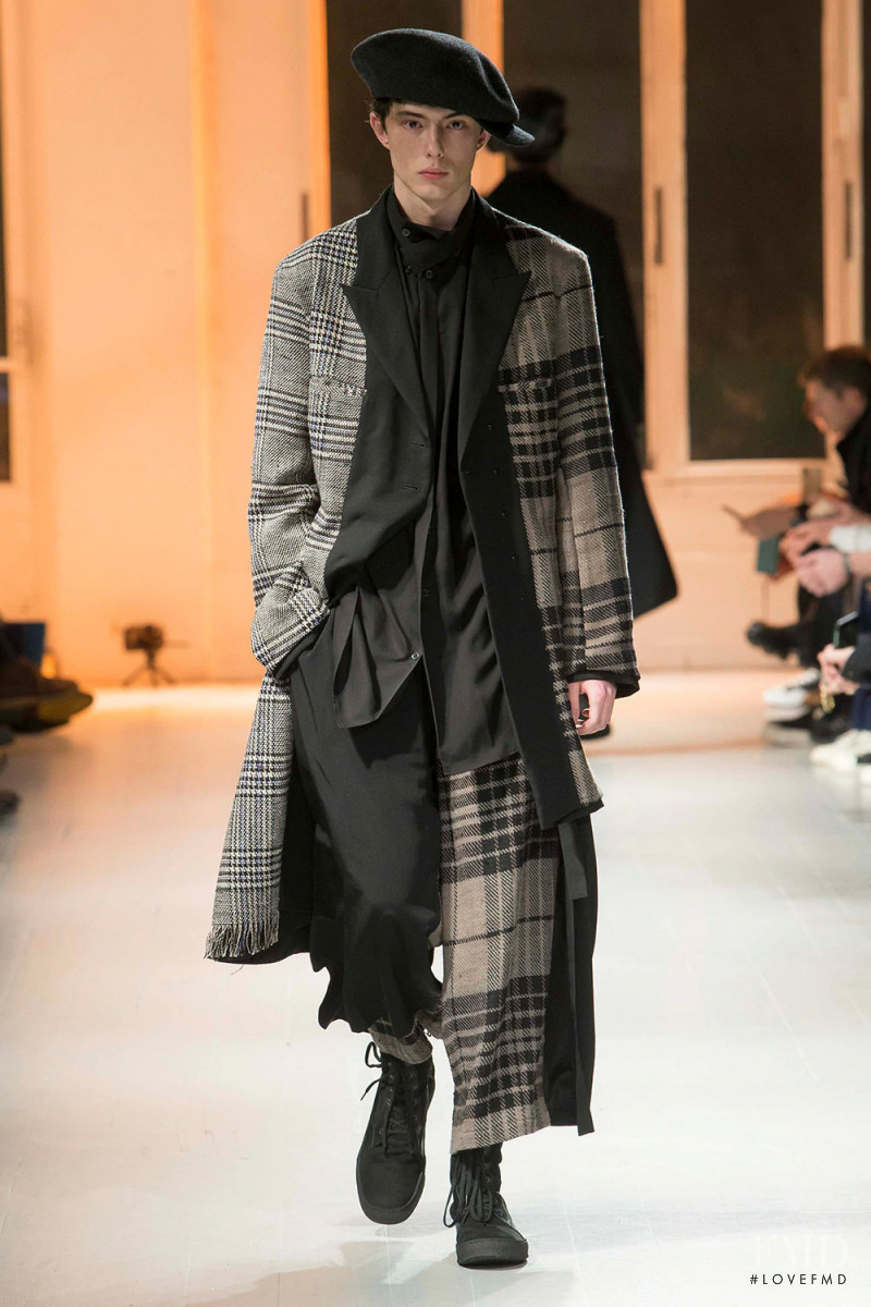 Yohji Yamamoto fashion show for Autumn/Winter 2020