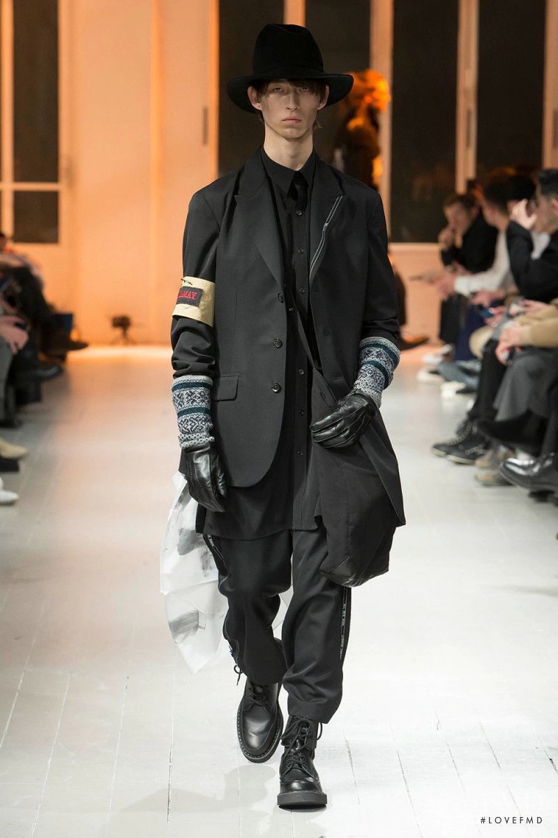 Yohji Yamamoto fashion show for Autumn/Winter 2020