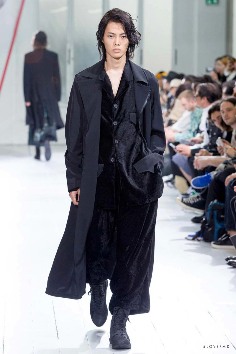 Ungho Go featured in  the Yohji Yamamoto fashion show for Spring/Summer 2020