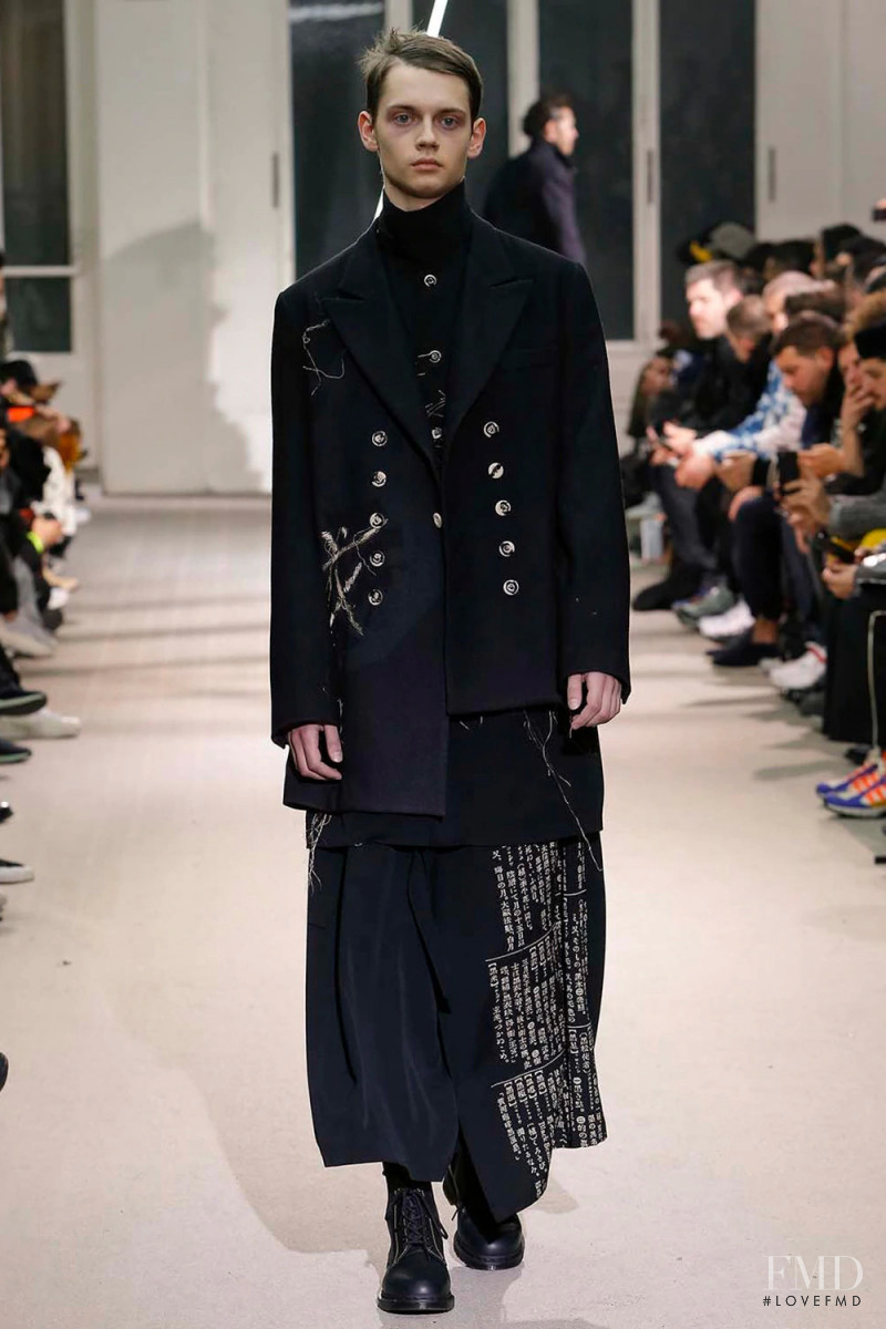 Yohji Yamamoto fashion show for Autumn/Winter 2019