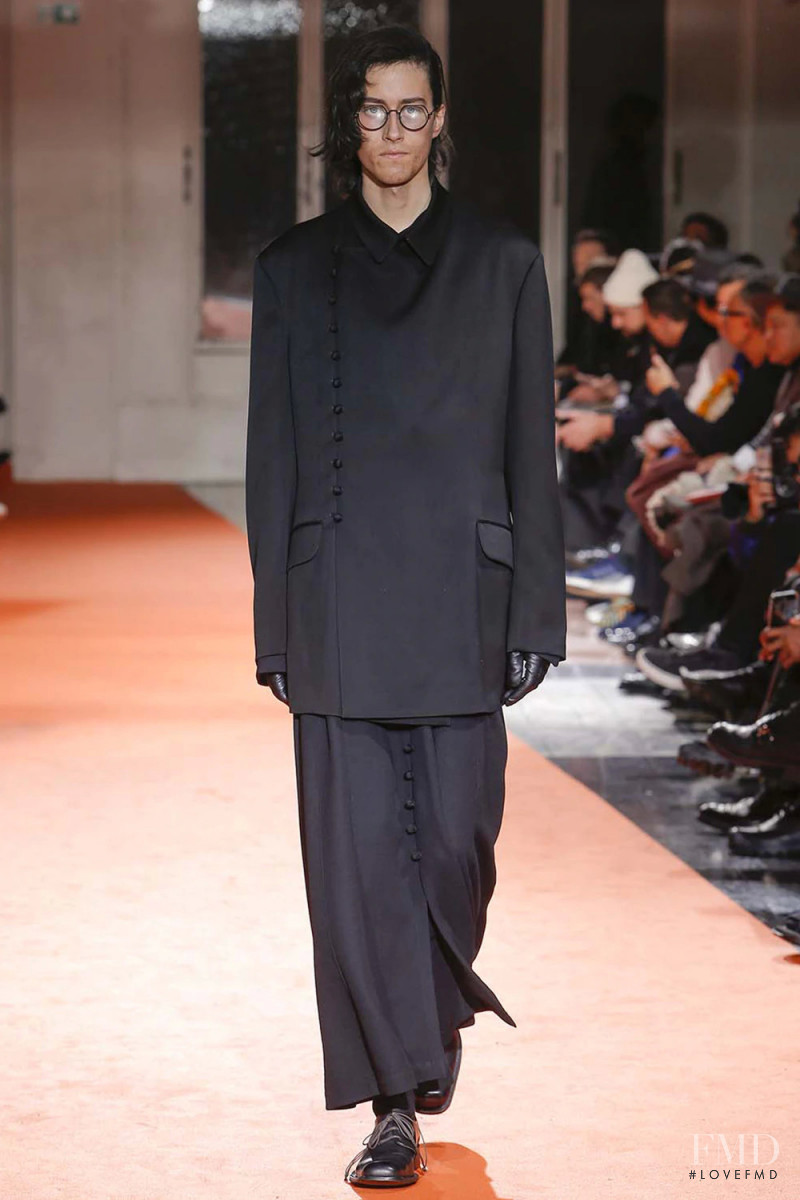 Yohji Yamamoto fashion show for Autumn/Winter 2018