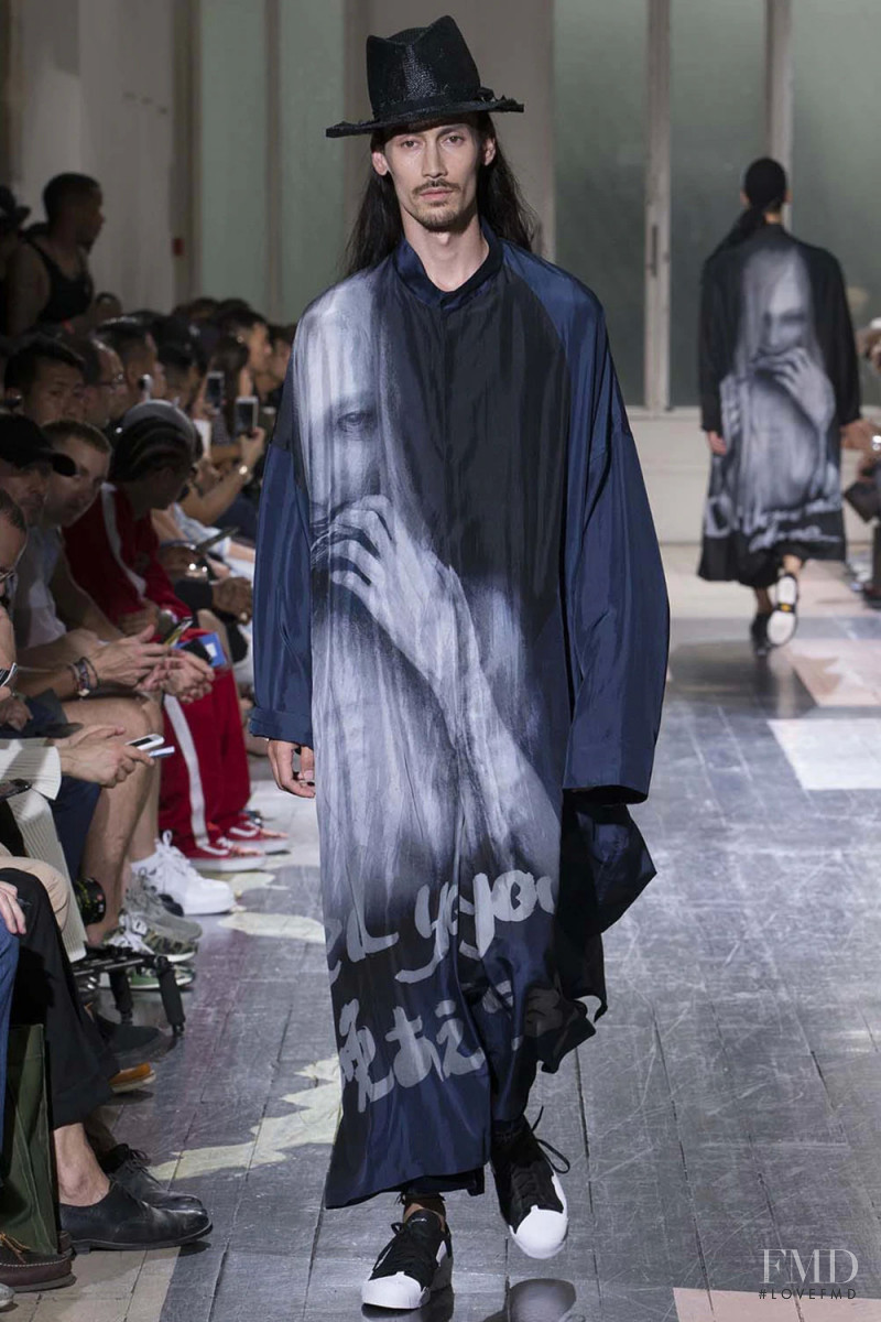 Yohji Yamamoto fashion show for Spring/Summer 2018