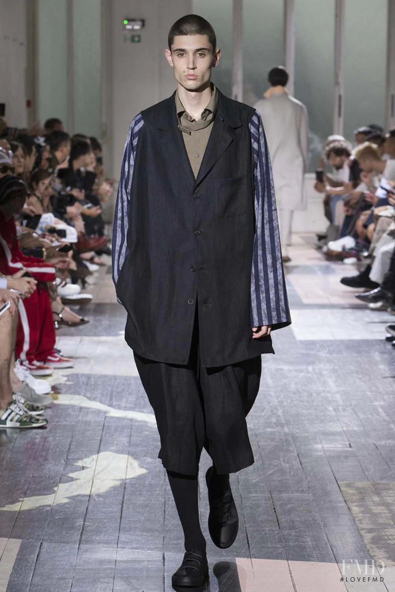 Yohji Yamamoto fashion show for Spring/Summer 2018