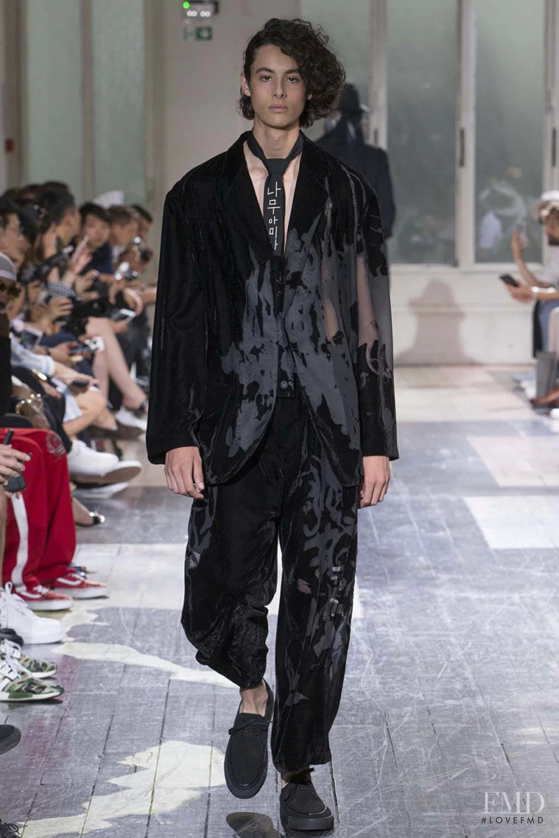 Yohji Yamamoto fashion show for Spring/Summer 2018