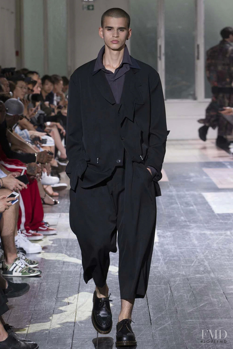 Yohji Yamamoto fashion show for Spring/Summer 2018