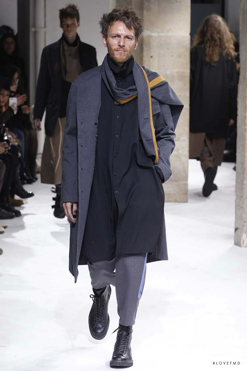 Yohji Yamamoto fashion show for Autumn/Winter 2017